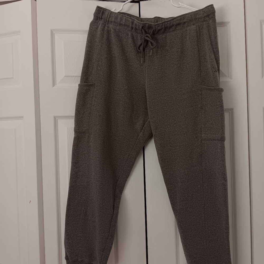 Sweatpants Reebok, size S-M. Color gray
